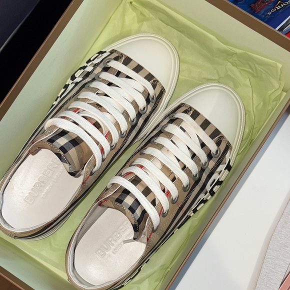 Burberry Women's Checkered Sneakers - Beige and Black - Picture 3 of 5